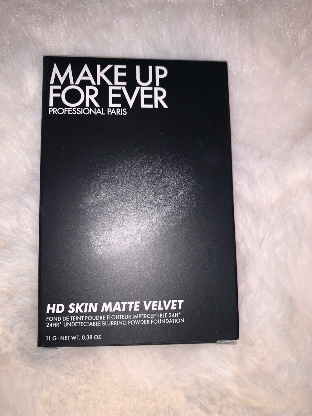 Makeup Forever HD Skin Matte Velvet Powder Foundation in Black Packaging